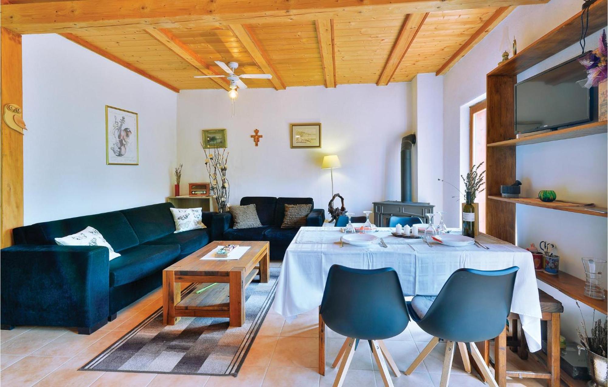 2 Bedroom Gorgeous Home In Trstenik Puscanski Bagian luar foto