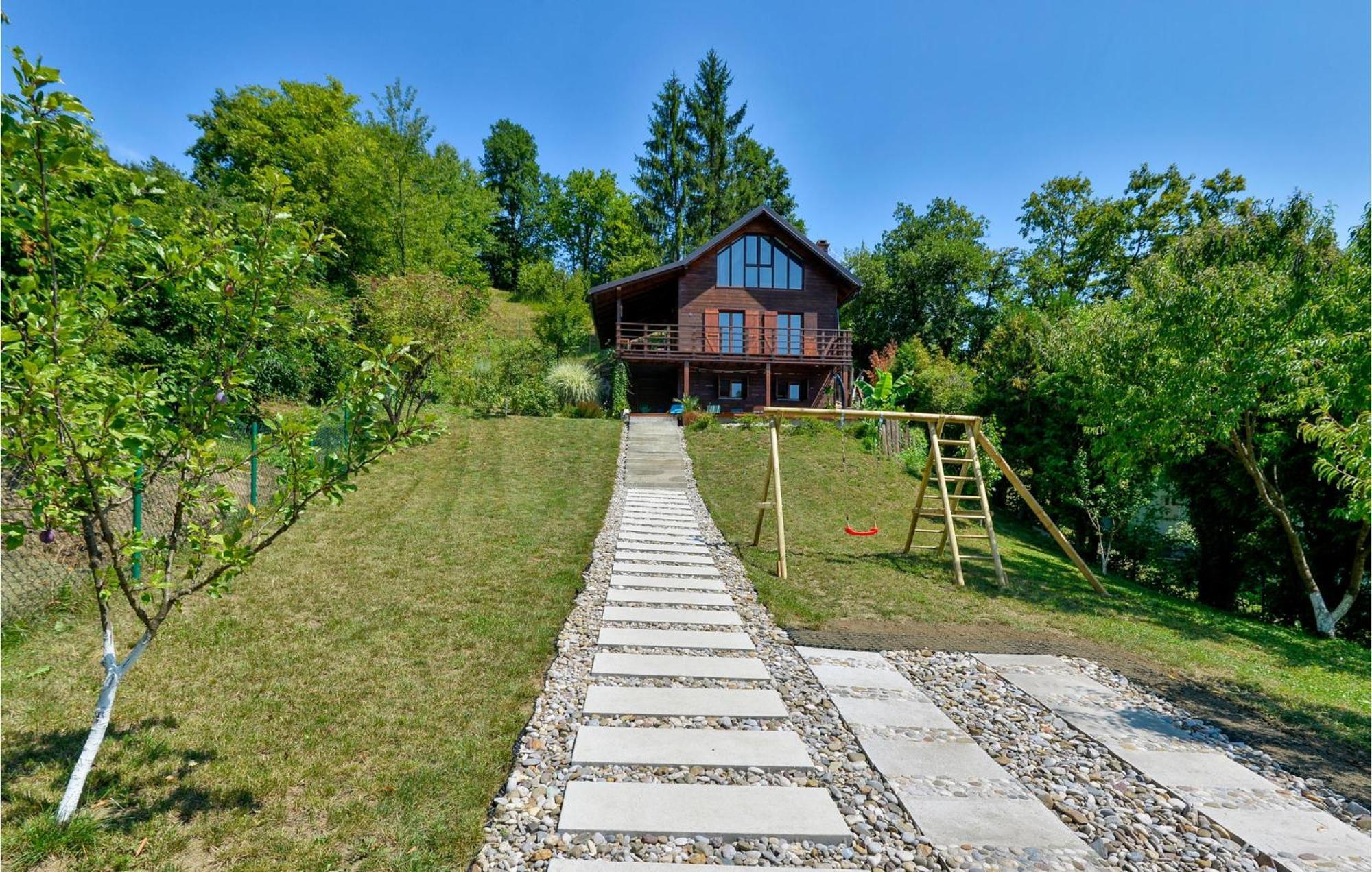 2 Bedroom Gorgeous Home In Trstenik Puscanski Bagian luar foto